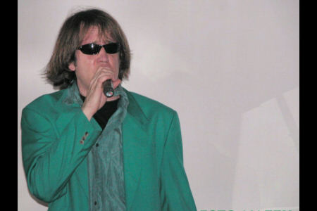 Alan in verde