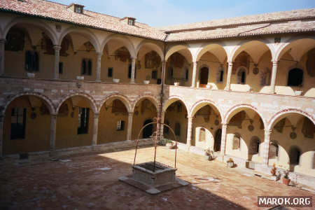 Portico della basilica