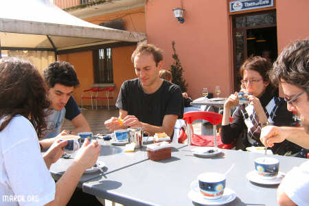 Il mondo mangia la mia colazi__ne!