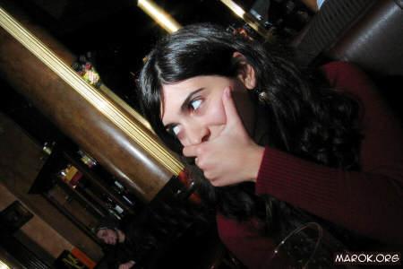 Ho come l&acute;impressione che vorrebbe essere altrove... strano!