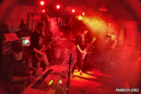 Iron Madonne a luci rosse
