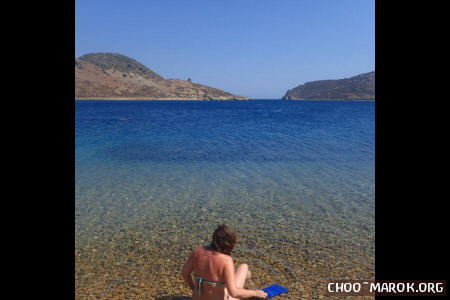 Choo nella spiaggia di Πετρά (Petra)