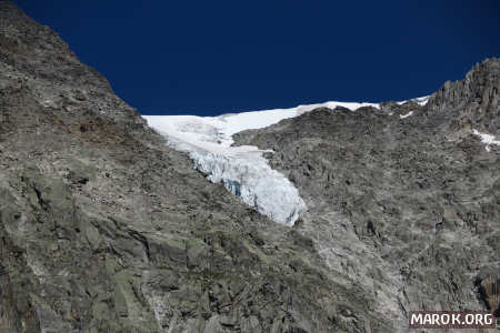 Uno scivolo di neve... bello, dopo lo facciamo!