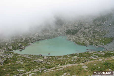 Lago Chiaretto! In alto a sinistra, il Monviso.