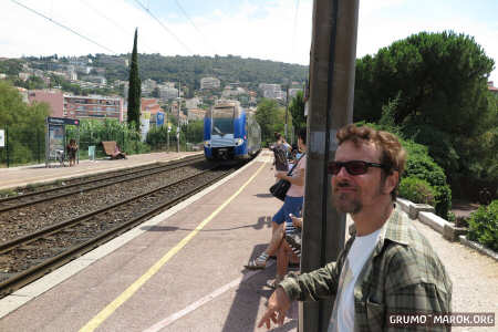 Un vecchio in stazione - reprise