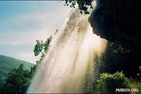 Cascate Steindalsfossen di profilo