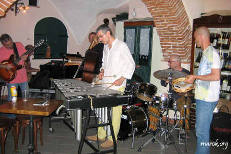 Dulbecco & friends reprise