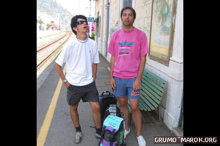 Giovani in stazione