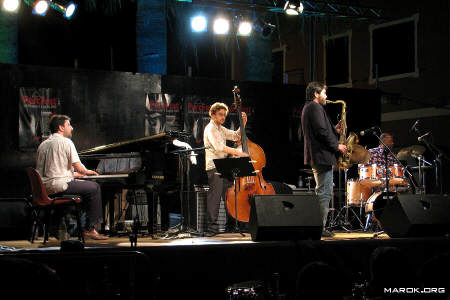Quasi quintet