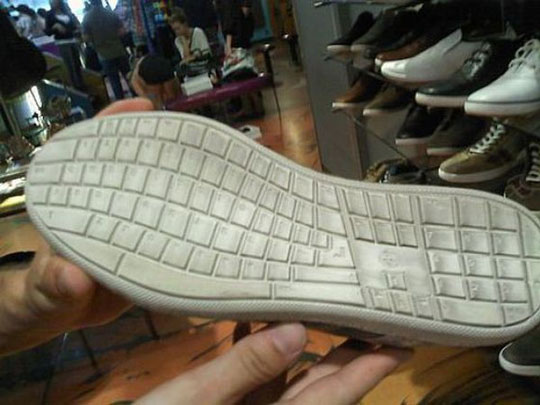 Keyboard sneaker tread