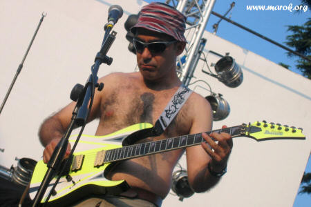 Elio guitarist