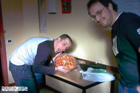 L&acute;organizzatore si fotte la pizza