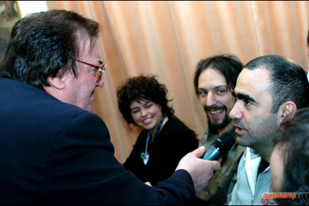 L&acute;Eliointervista