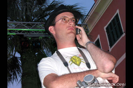 Grumo phones Gruma