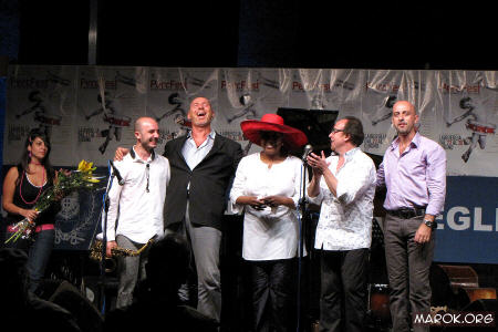 Tutti su