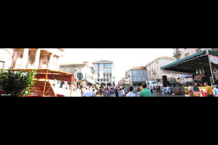 La piazza - lato A