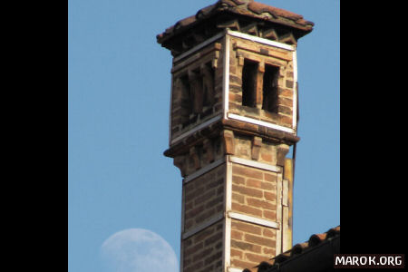 La luna di giorno? Ma tu guarda che pervertiti!