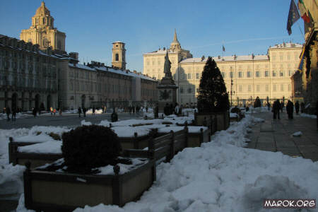 Collezione di neve in Piazza Castello