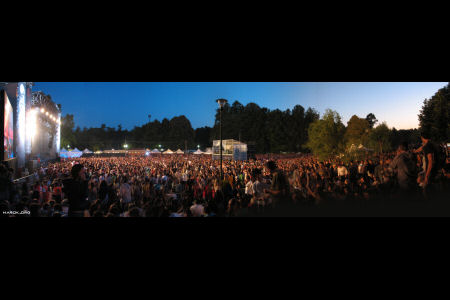 Ore 22 - Pubblico rock prima della cura