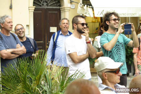 Pubblico jazz in piazza Libertà