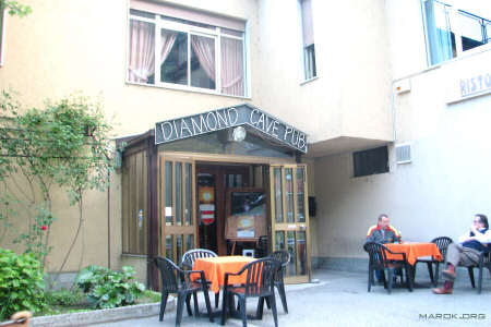 Diamond Cave Pub - outside