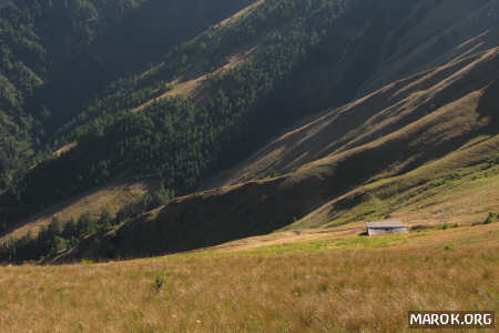 Di là si scende in Val Maira! Vuol dire Valle Magra. Dite che mi accettano?