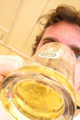 Il mondo beve la mia birra Il mondo beve la mia birra
