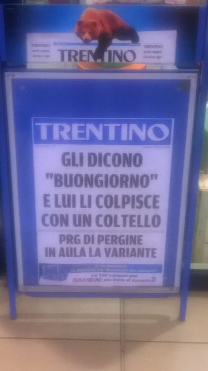 Gli dicono BUONGIORNO e lui li colpisce con un coltello