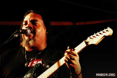 Un Ike Willis un perché