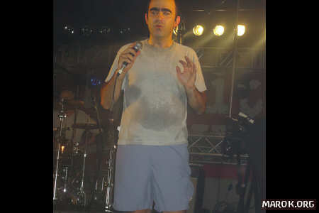 Elio sputa umori d´artista