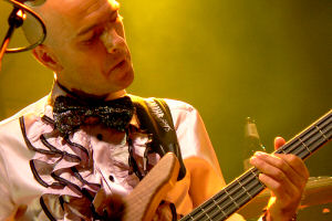 Bobo bassista Bobo bassista