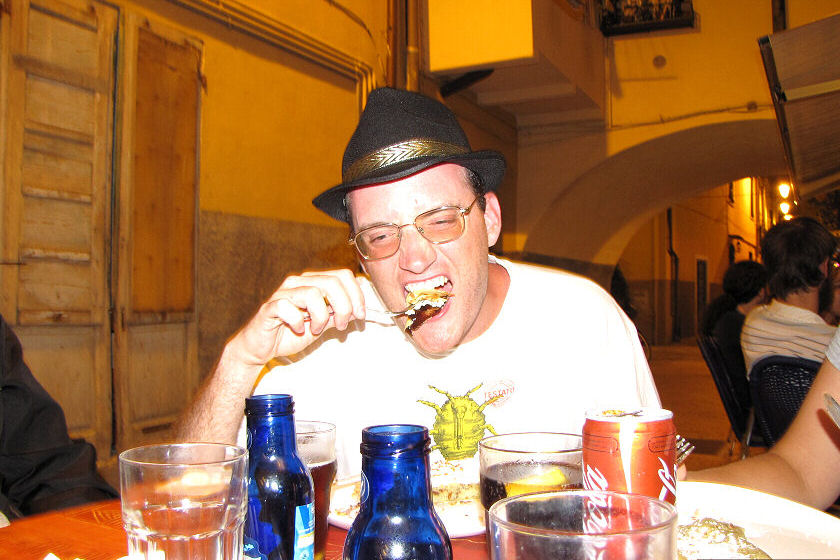 Il mondo mangia il mio skifo Il mondo mangia il mio skifo