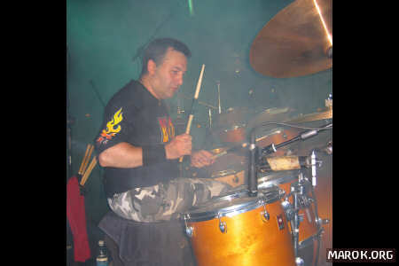 Maurizio batte